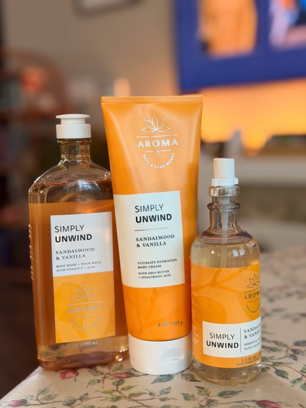 Bath and Body Works Aroma Simply Unwind Sandalwood & Vanilla Body care Trio